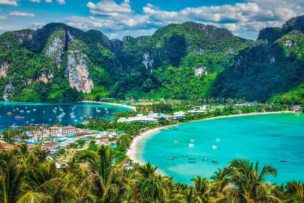 Getting to the Phi Phi Islands from Phuket
